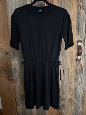 Old Navy Black Short Sleeve Drawstring Waist T-shirt Dress